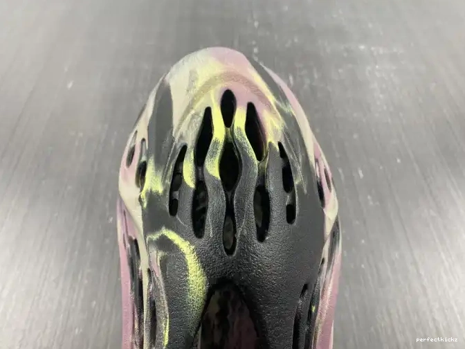 Yeezy Foam Adidas MX RNR Carbon IG9562 0508